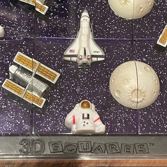 VINTAGE 1998 3D SQUARES SPACE ASTRONAUT SHUTTLE MOON PLASTIC PUZZLE - Picture 4 of 7